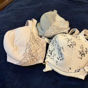 Avenue brand size 46D bras with underwire